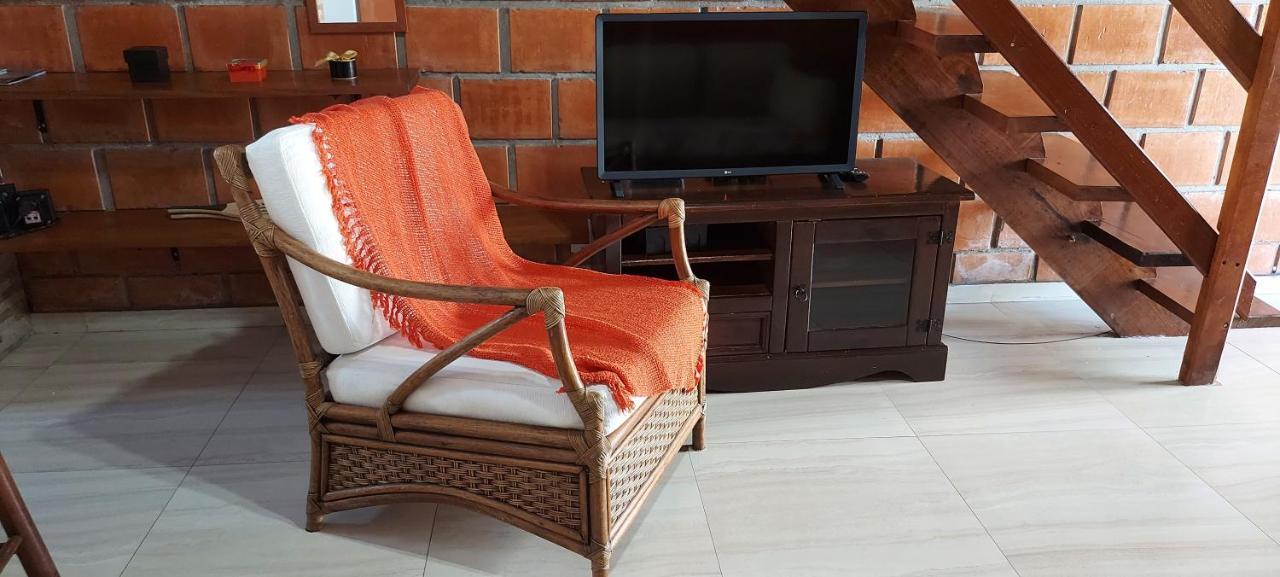 Chale Borasol Martim De Sa Piscina 600Mts Da Praia Apartment Caraguatatuba Exterior foto